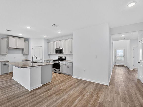 4th image of 1417 Alana Falls Ave