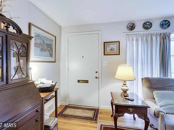 3rd image of 7603 Mayfield Ct