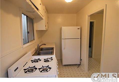 4th image of 1328 Hoover Ave