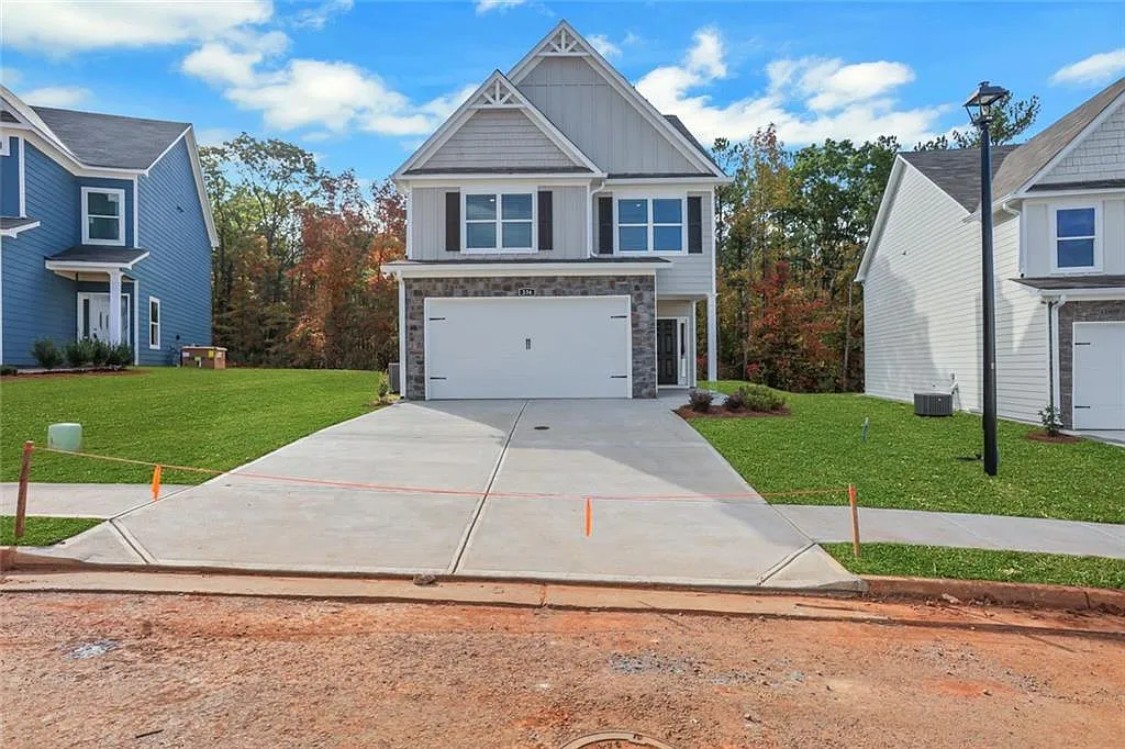 4 bed, 2.5 bath, 1727 sqft, $2,200 — Photo 2