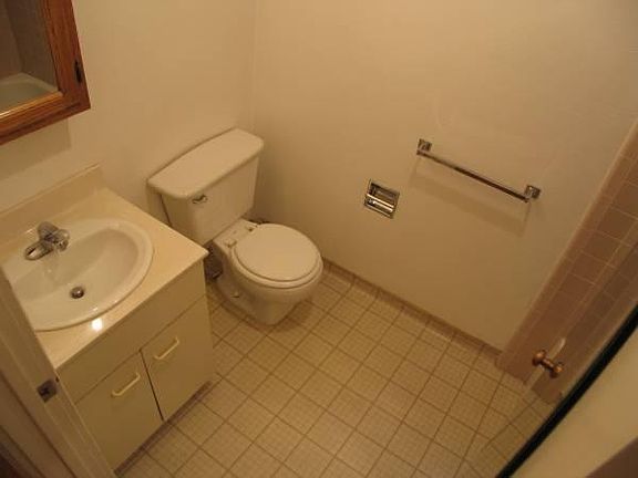 5th image of 515 Octavia St APT 3