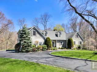 56 White Oak Shade Ln, New Canaan, CT 06840