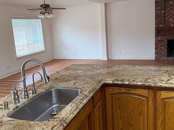 5th image of 2863 Sapphire Ave