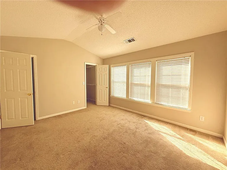 40 Highoak Dr NE — Photo 12