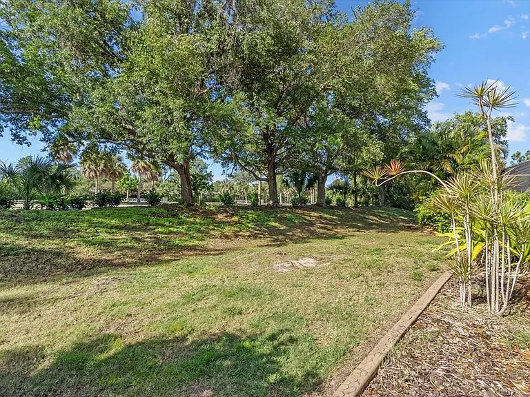 11711 Breadfruit Ln — Photo 41