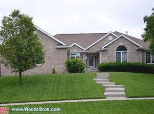 5900 Arrowwood Rd, Lincoln, NE 68526