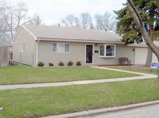 190 W Manchester Dr, Wheeling, IL