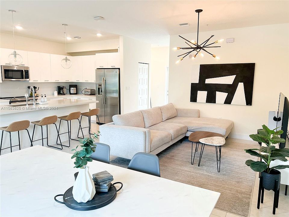 1st image of 4640 SW 84th Ave Unit 20