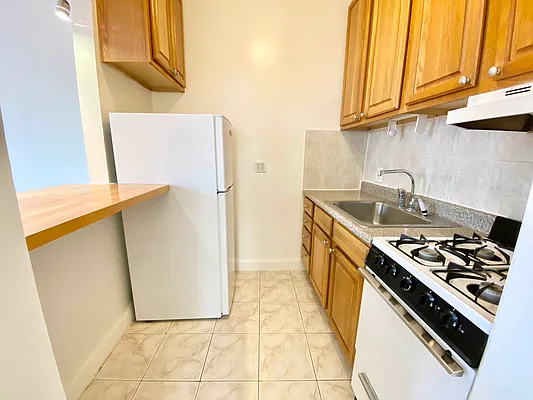 Rented by J PRESTON AND ASSOCIATES INC | media 3