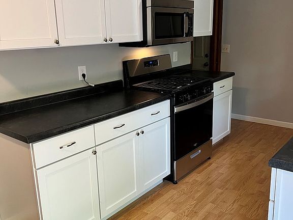 4th image of 405 Ronalds St