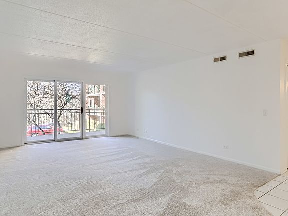 4th image of 5320 N Lowell Ave APT 201