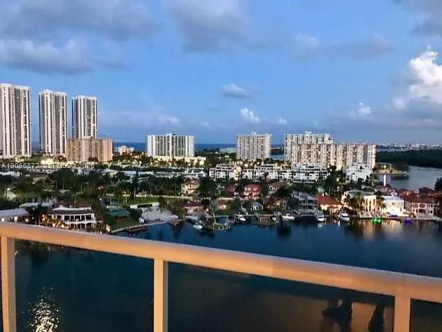 2 bed, 3.0 bath, $5,800 — Photo 4