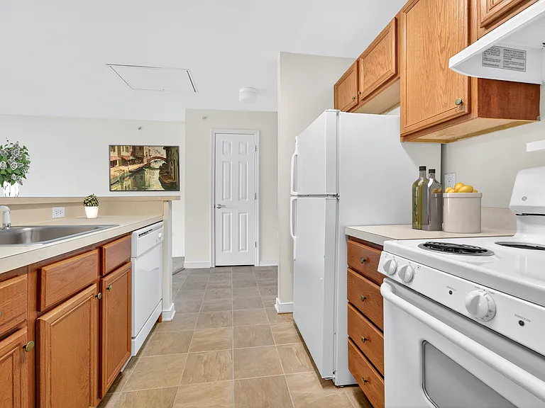 Atlantic at Twin Hickory — Photo 19