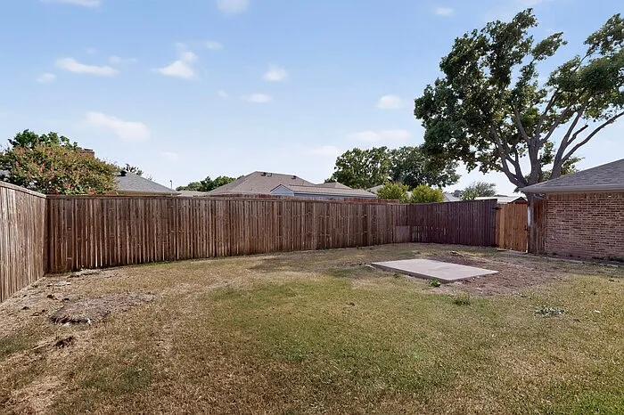 2200 Winona Dr — Photo 45