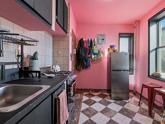 5th image of 172 Delancey St APT 6C