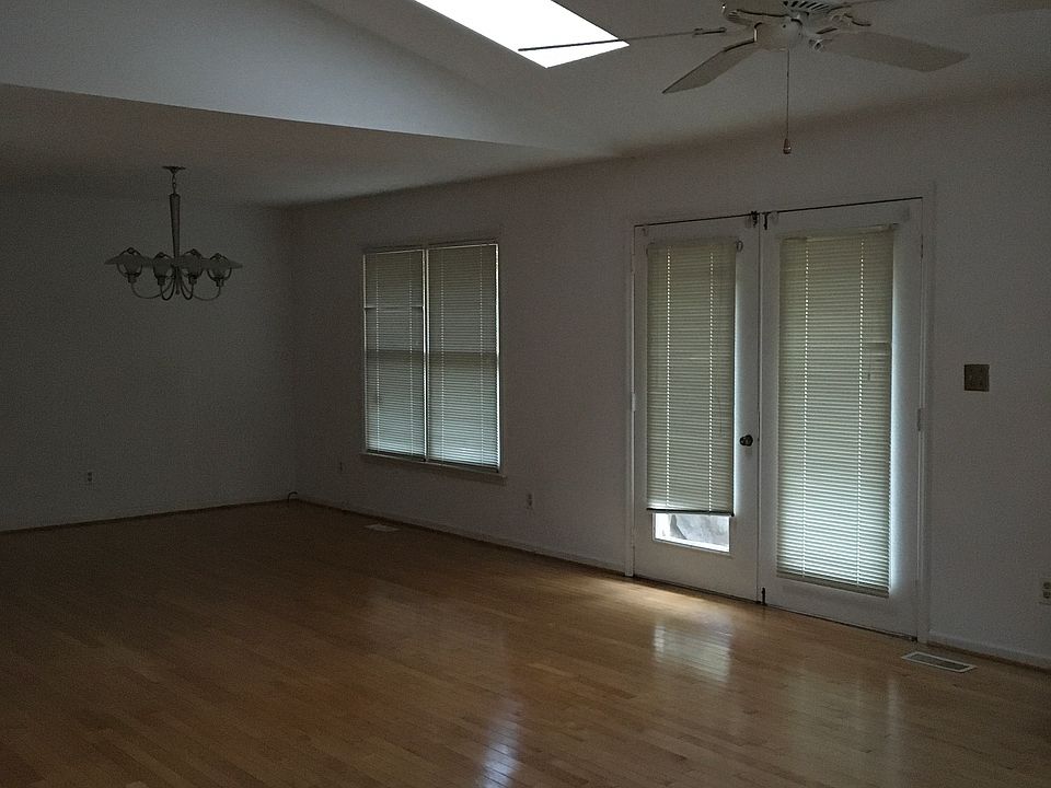 1st image of 265 Pinyon Cir