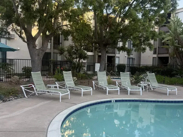 6924 Hyde Park Dr Unit 220, San Diego, CA 92119