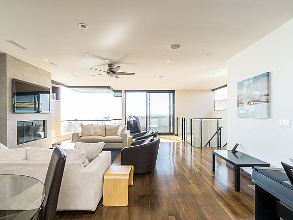 4th image of 1310 Manhattan Beach Blvd