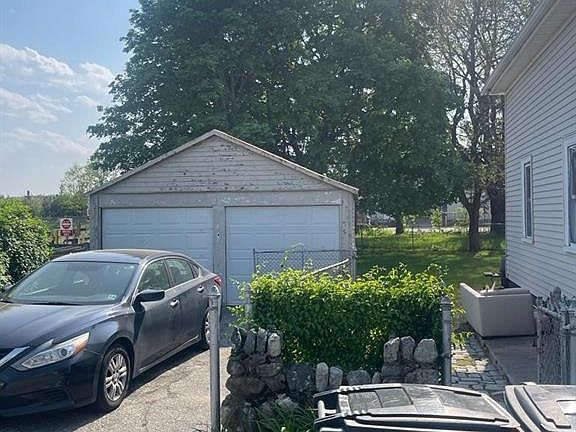 2nd image of 129 Hedley Ave