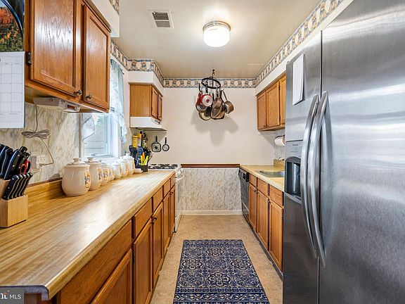 2nd image of 1116 James Madison Cir