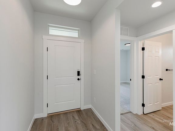 3rd image of 18119 N Lion Head Ave