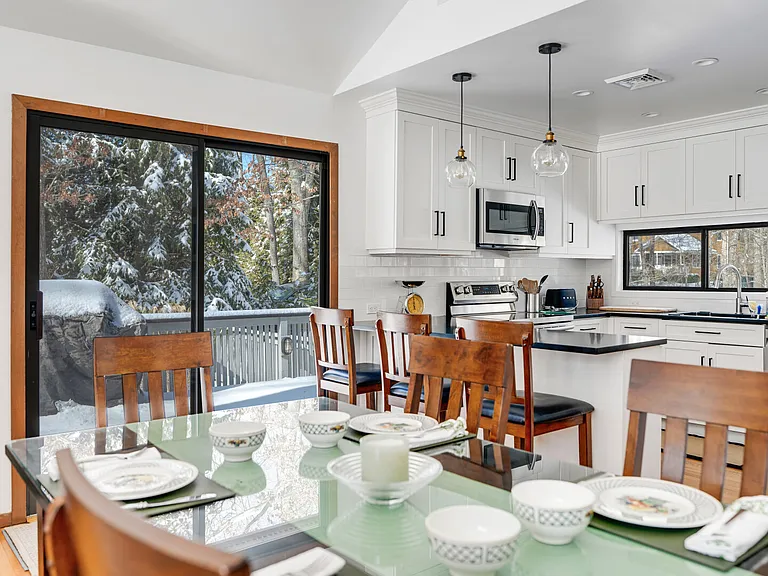 10 Wooded Oak Ln — Photo 7