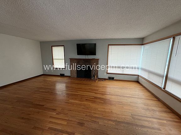 5th image of 4834 15th Ave S
