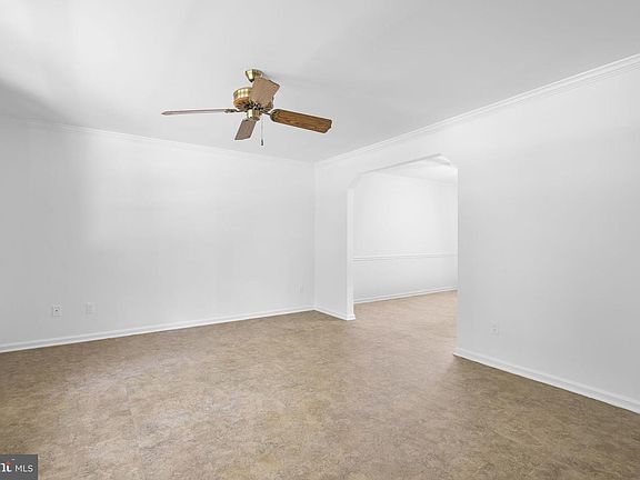 5th image of 13002 Pine Ct