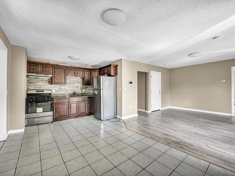 63 Seyms St #3 — Photo 16