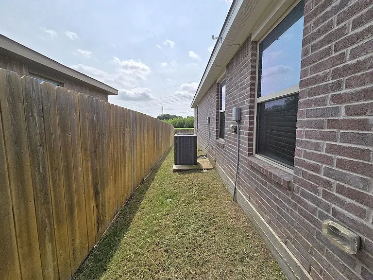 2318 Zanoletti Dr #A — Photo 18