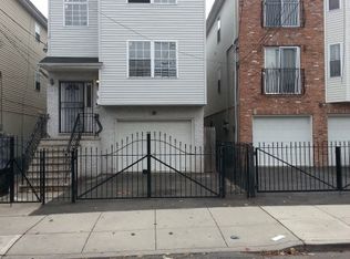 31 Pierce St #2, Newark, NJ 07103