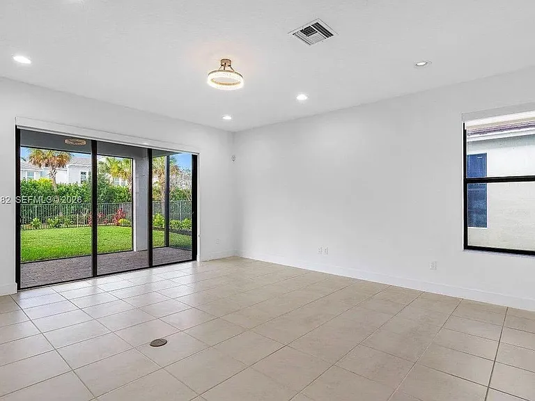 5485 Starfish Rd — Photo 11