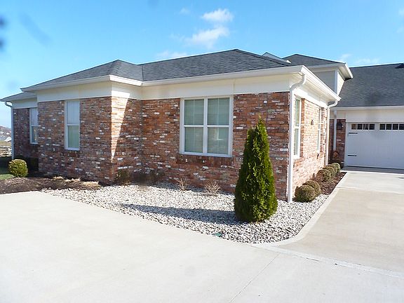 2nd image of 119 Daffodil Ct