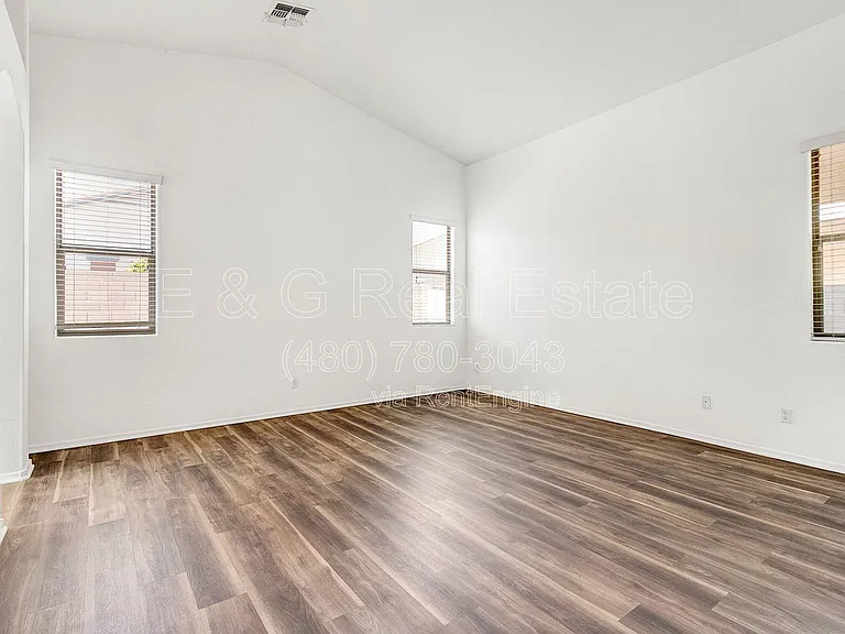 17228 W Elm St — Photo 22