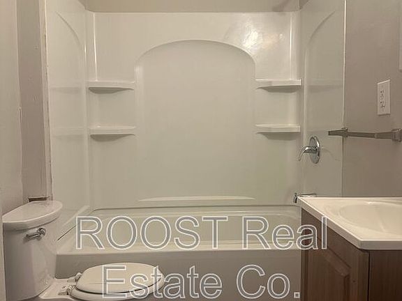 5th image of 235 Avondale Ave