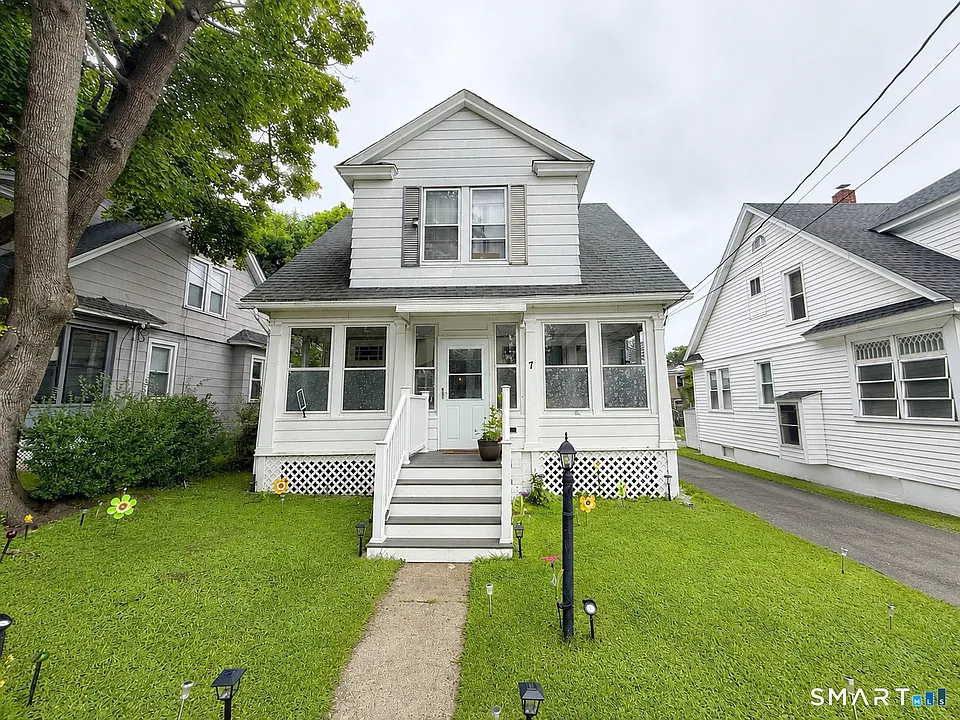 7 Alma St