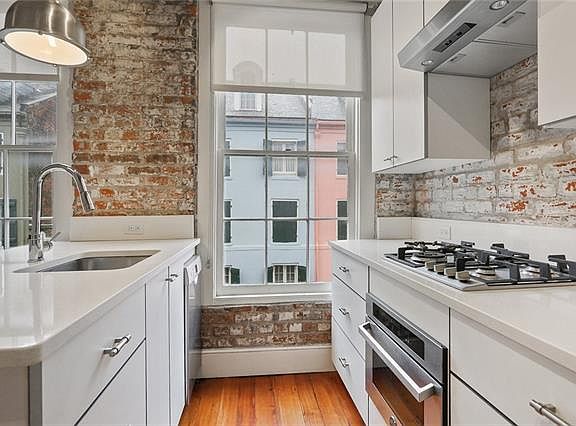 3rd image of 513 Conti St