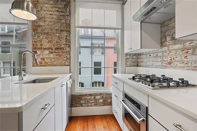 513 Conti St — Photo 2