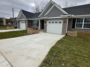 33087 Ann Arbor Trl #2, Westland, MI 48185