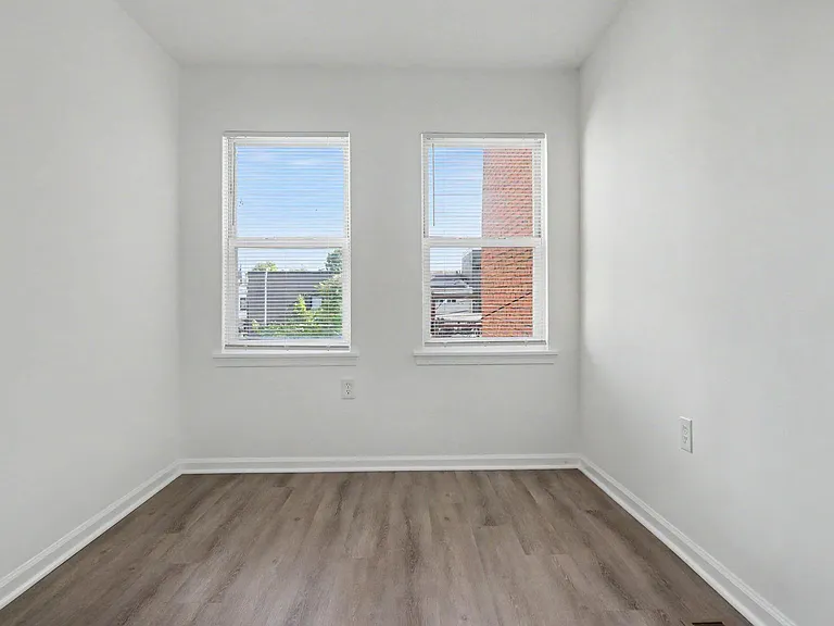 1028 Kenyon St NW — Photo 11