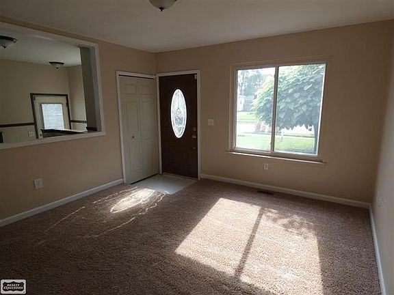 4th image of 26640 Belleair St