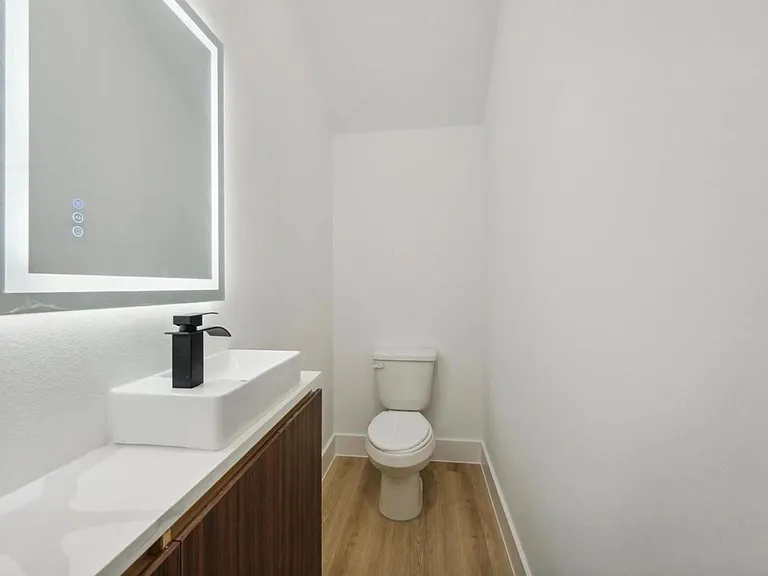 7416 Maxroy St — Photo 33