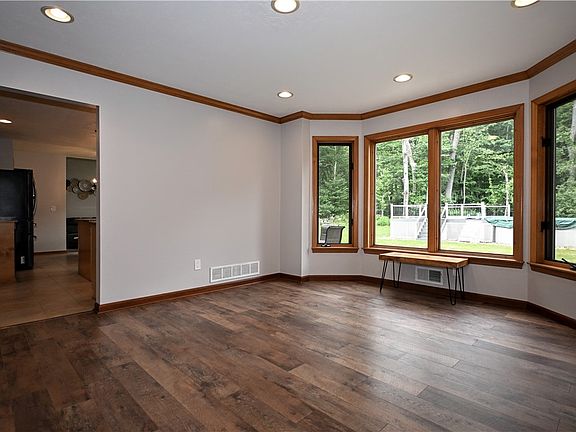 5th image of 2381 Mount Vernon Ave