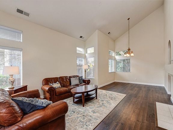 2nd image of 130 Sutcliffe Cir