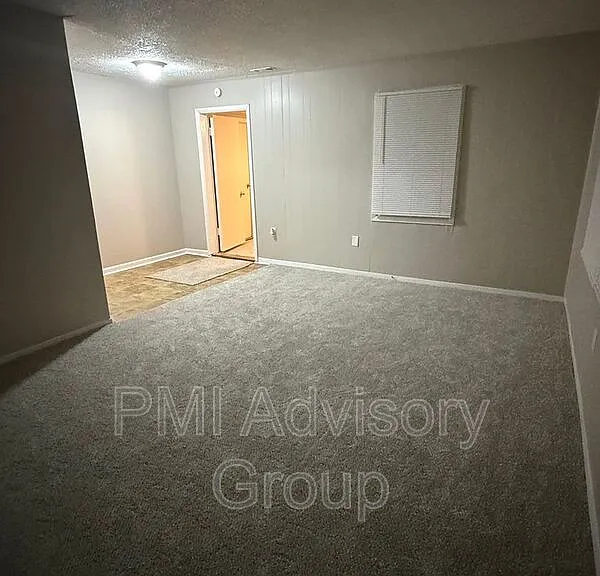 3365 SE Girard St — Photo 2