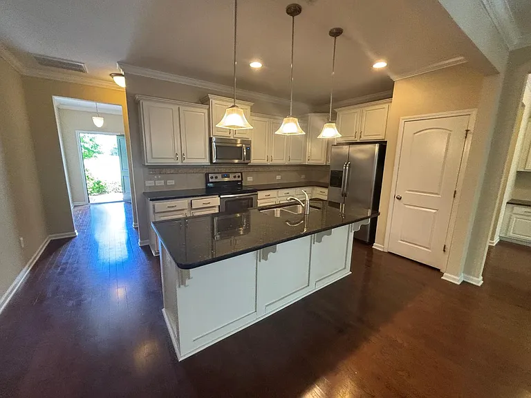 451 Shakespeare Dr — Photo 17