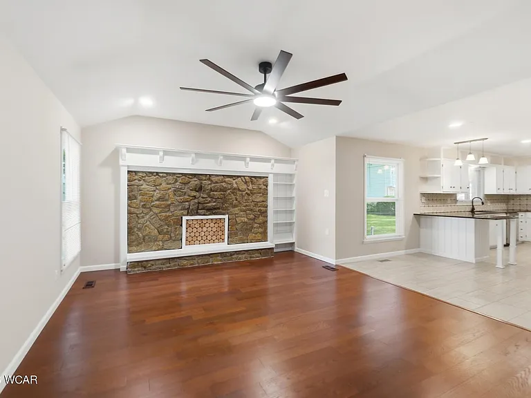 3410 Greens Rd — Photo 6