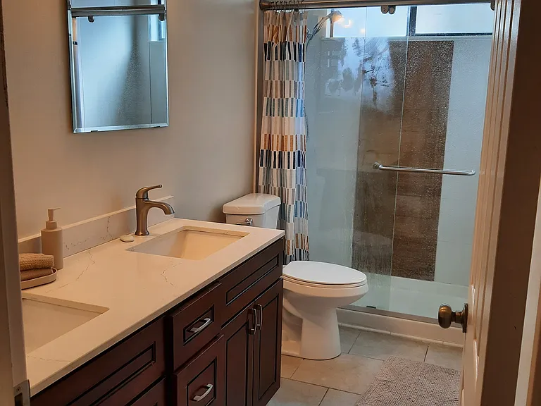 423 Wilson Ln — Photo 8
