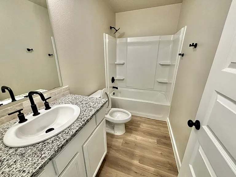 2612 Tiffin Ave — Photo 17