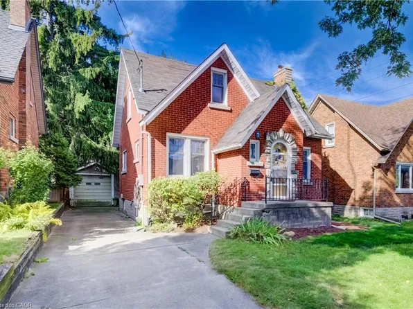 7 Locust St, Kitchener, ON N2H 1W6